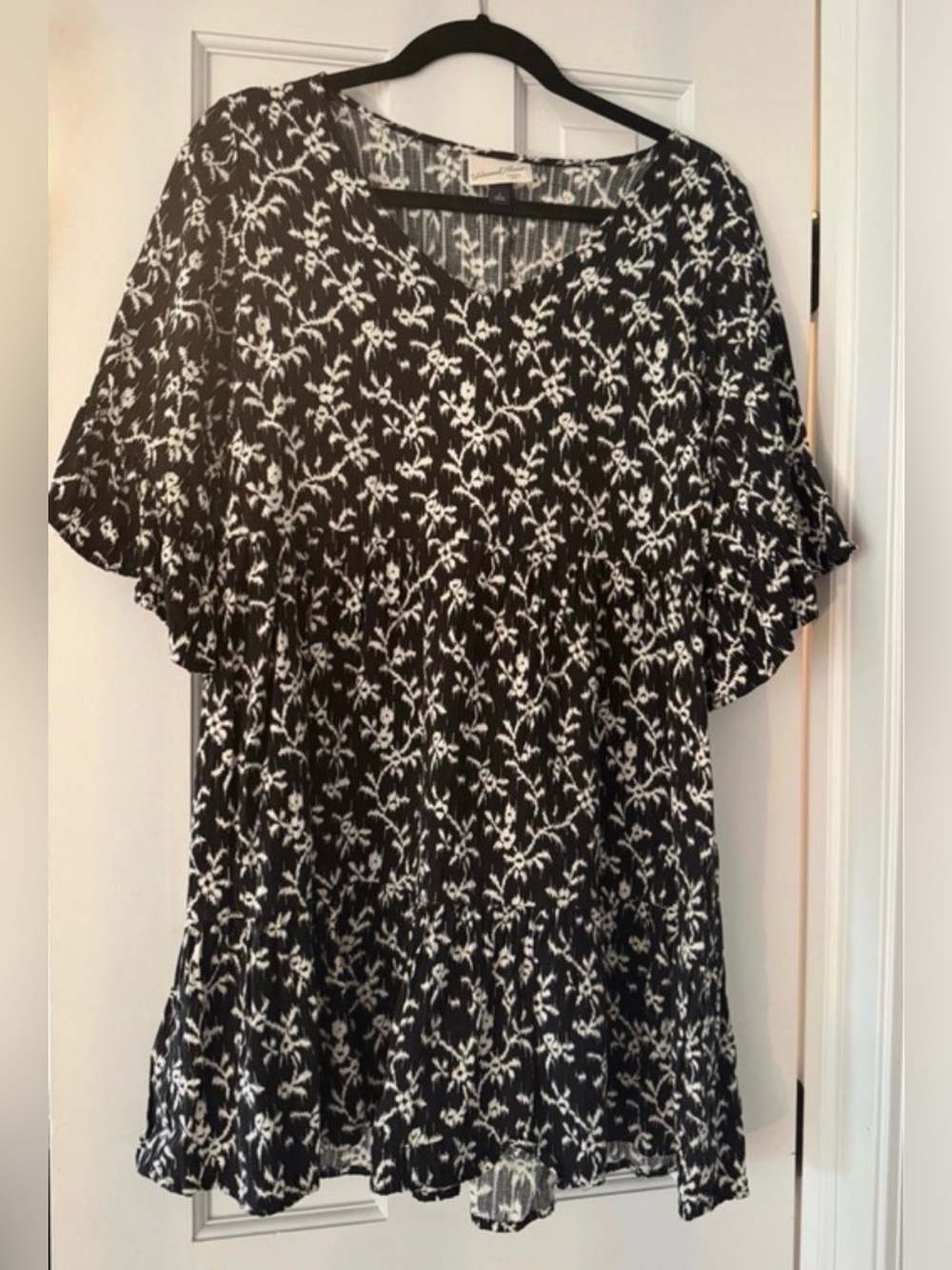 Universal Thread Floral Ikat Mini Dress S Black White Flutter Sleeve Boho